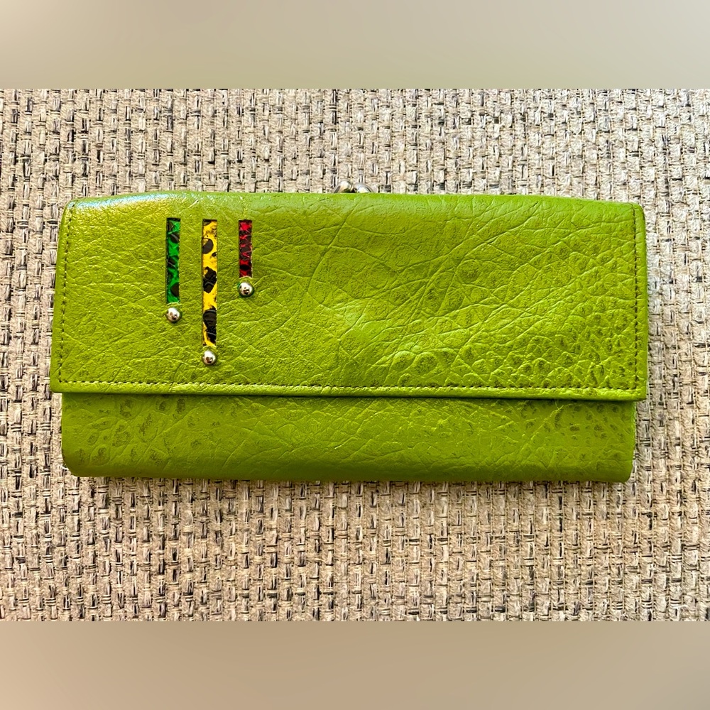 VINTAGE :1960s Princess Gardner Green Leather Kiss Clasp Long Wallet